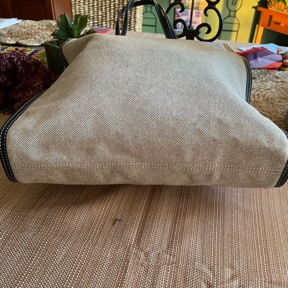 (Authentic) Large Tory Burch Canvas Ella medium tote Bag “Brand New” - Picture 5 of 16